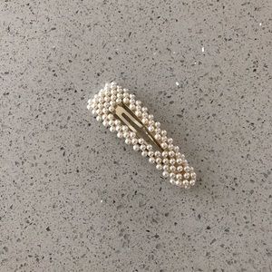 Pearl hair clip pin